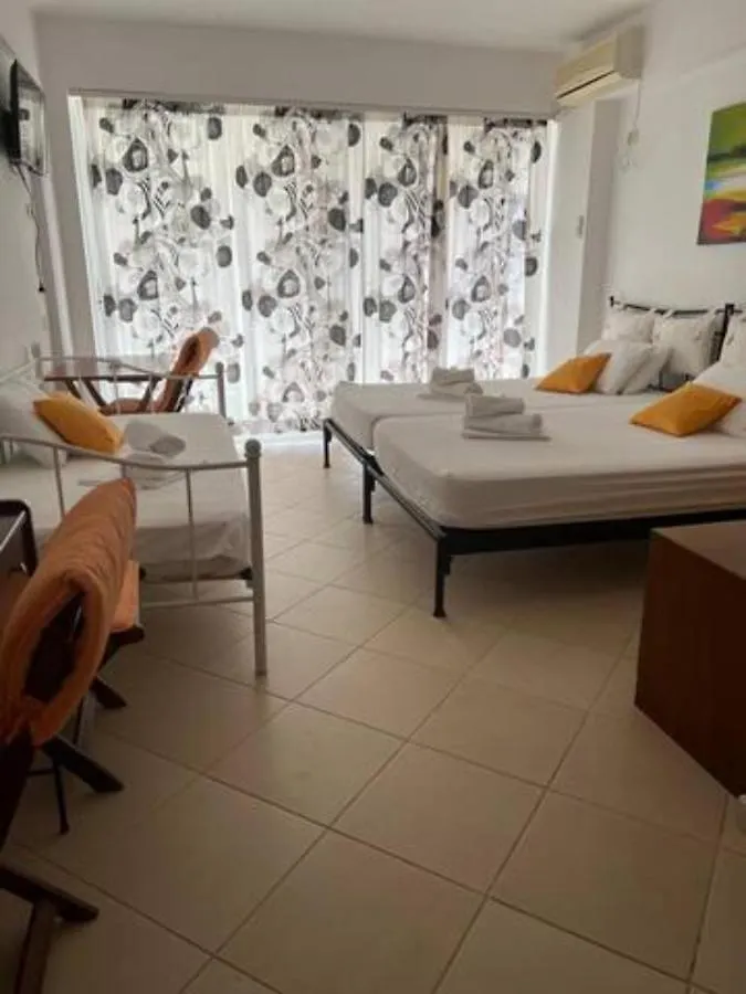 Polyxeni Apartments 科帕罗